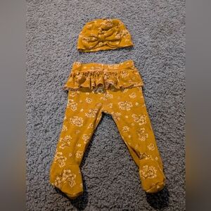 Daisy Fuentes Mustard Floral Baby Leggings And Matching Beanie